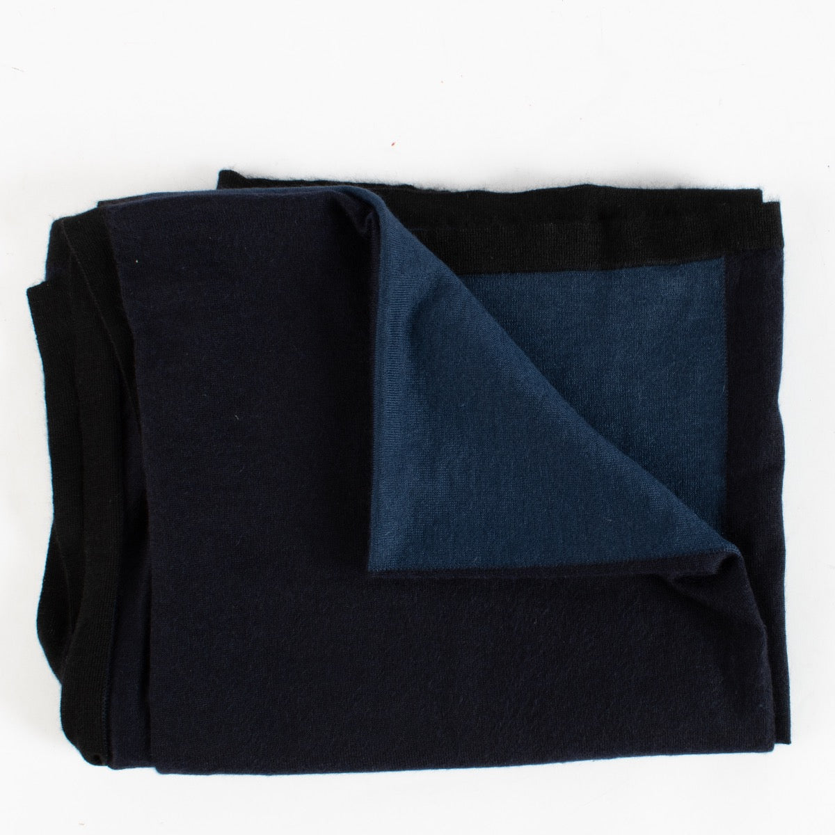 Authentic Second Hand Hermès Black/Blue Scarf on Labellov.com