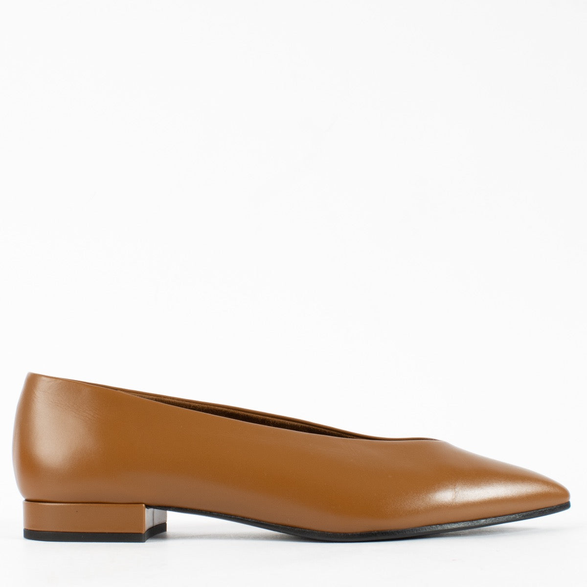 Authentic Second Hand Loro Piana Camel Ballerinas on Labellov.com