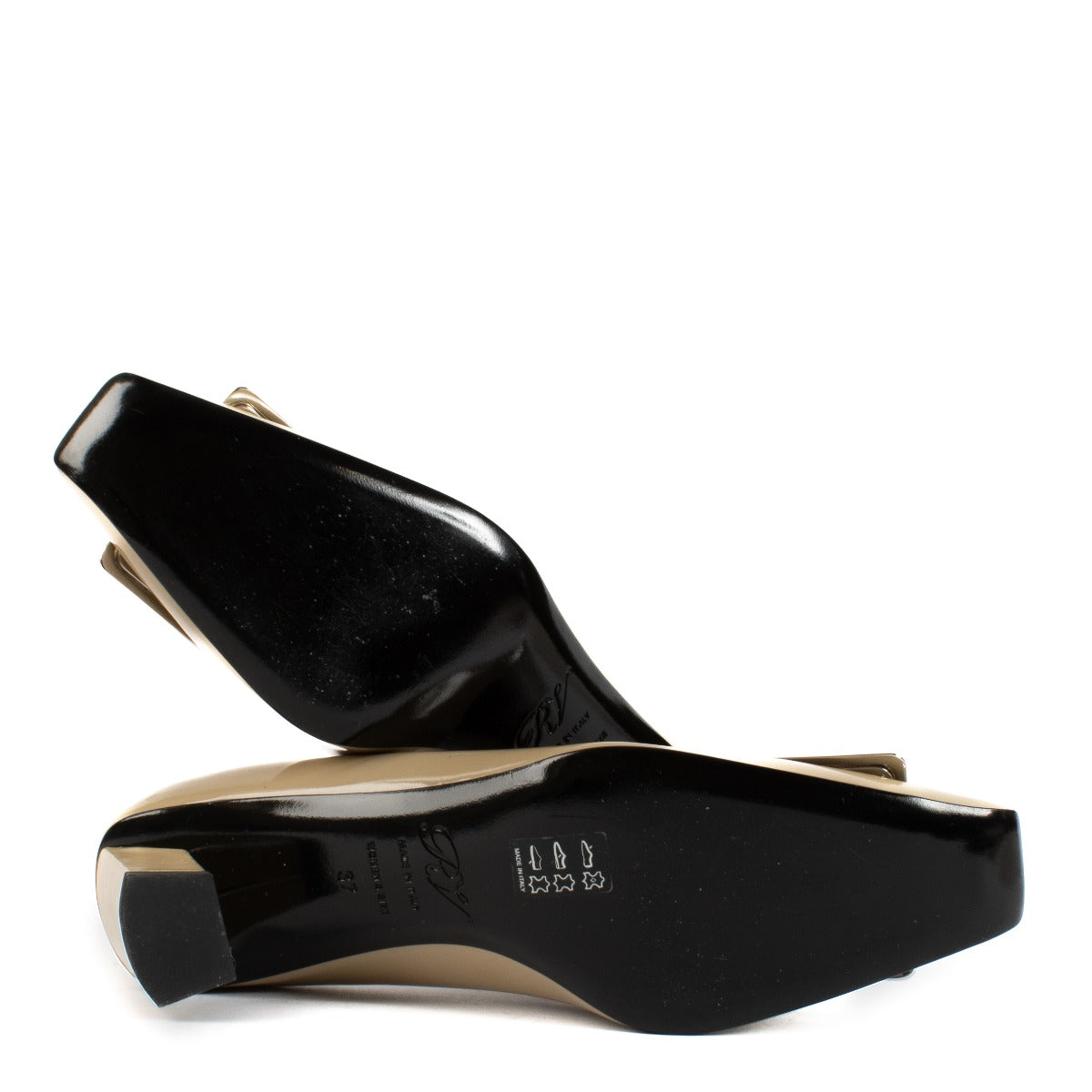 Shop 100% authentic Roger Vivier Beige Patent Leather Pumps - size 37 at Labellov.com.