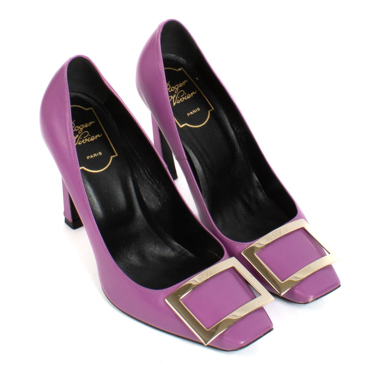 Shop safe online at Labellov in Antwerp, Brussels and Knokke this 100% authentic second hand Roger Vivier Pink Leather Trompette Pumps - Size 37
