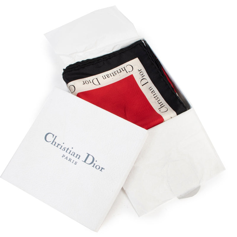 Zwarte en rode sjaal van Christian Dior