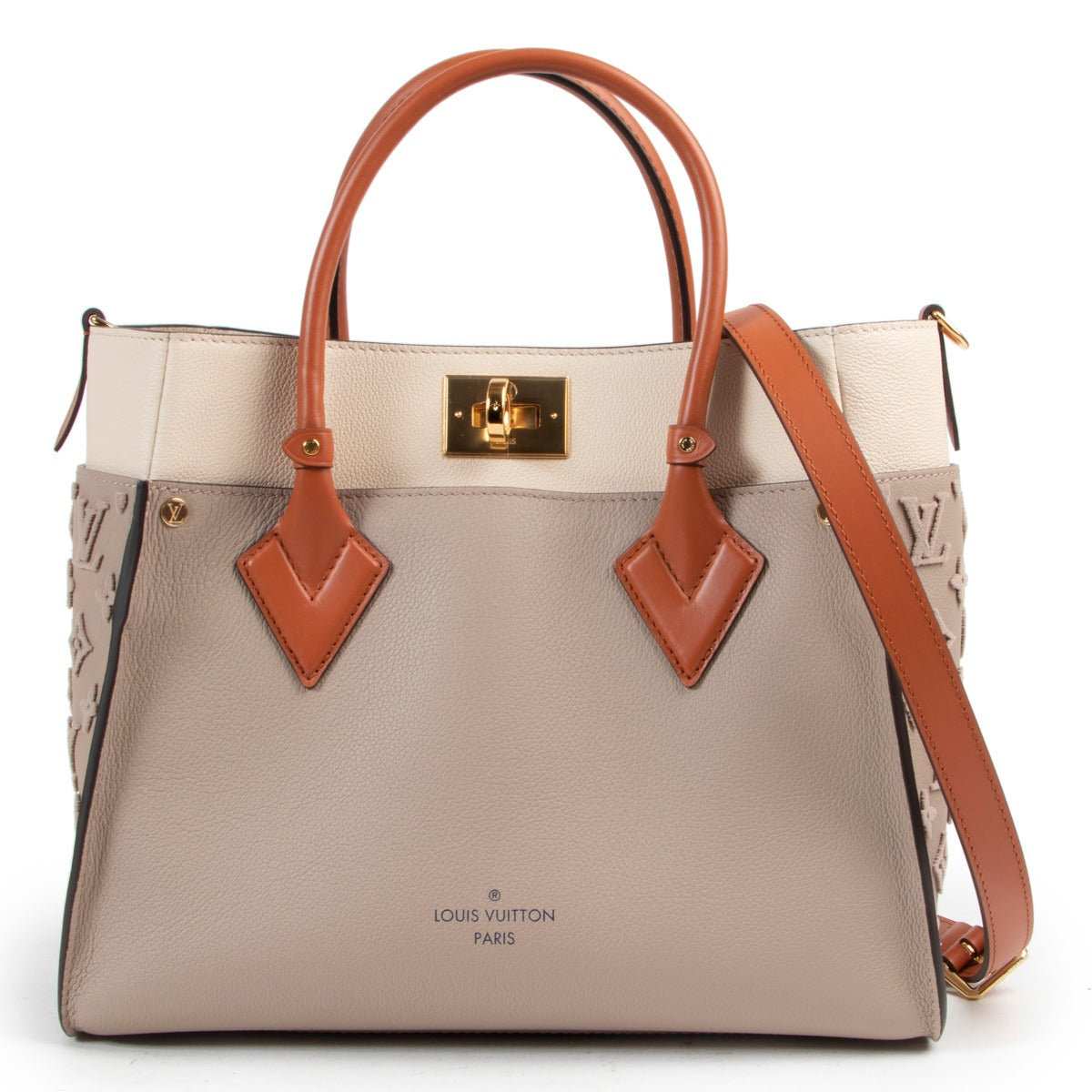 Buy and sell your designer Louis Vuitton bags at Labellov Antwerp for a reasonable price online or in store. Buy this new Louis Vuitton Galet On My Side at Labellov.