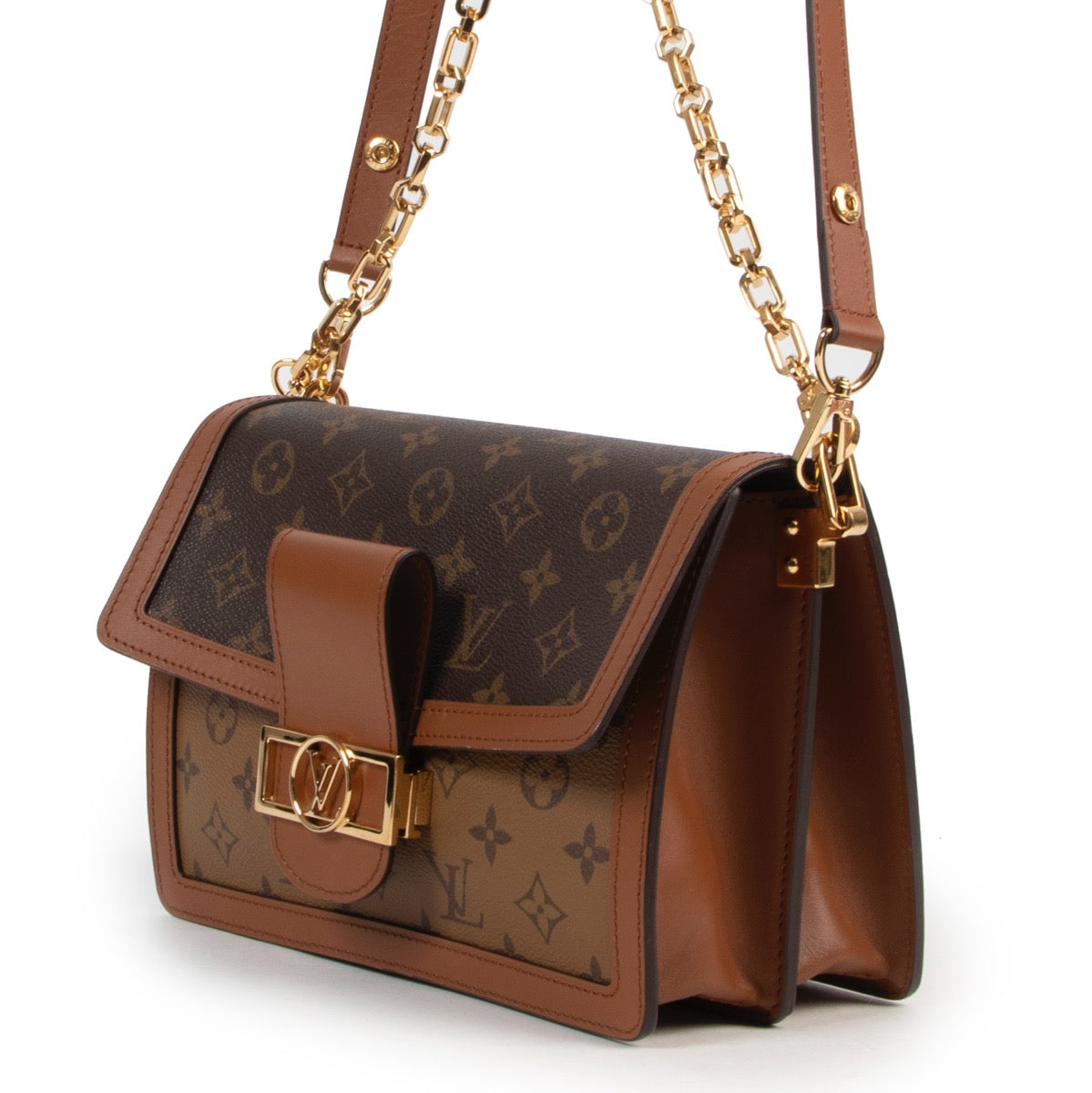 Shop safe online authentic Louis Vuitton Monogram Dauphine MM Shoulder Bag. Veilig online kopen van authentieke Louis Vuitton Monogram Dauphine MM handtas. Achetez en ligne ce sac Louis Vuitton monogram Dauphine MM chez Labellov.com.