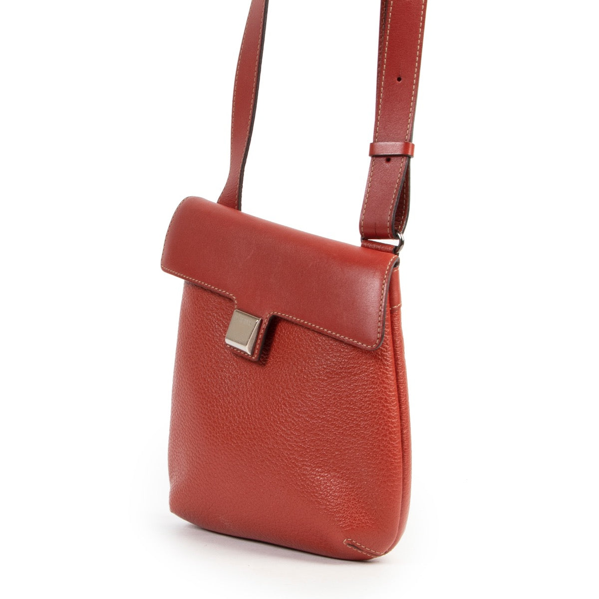 Shop safe online authentic second hand Delvaux Deux Red Leather Crossbody Bag. Buy online Delvaux Deux Red Leather Crossbody Bag in a safe way. Shop Delvaux Deux Red Leather Crossbody Bag online safely.
