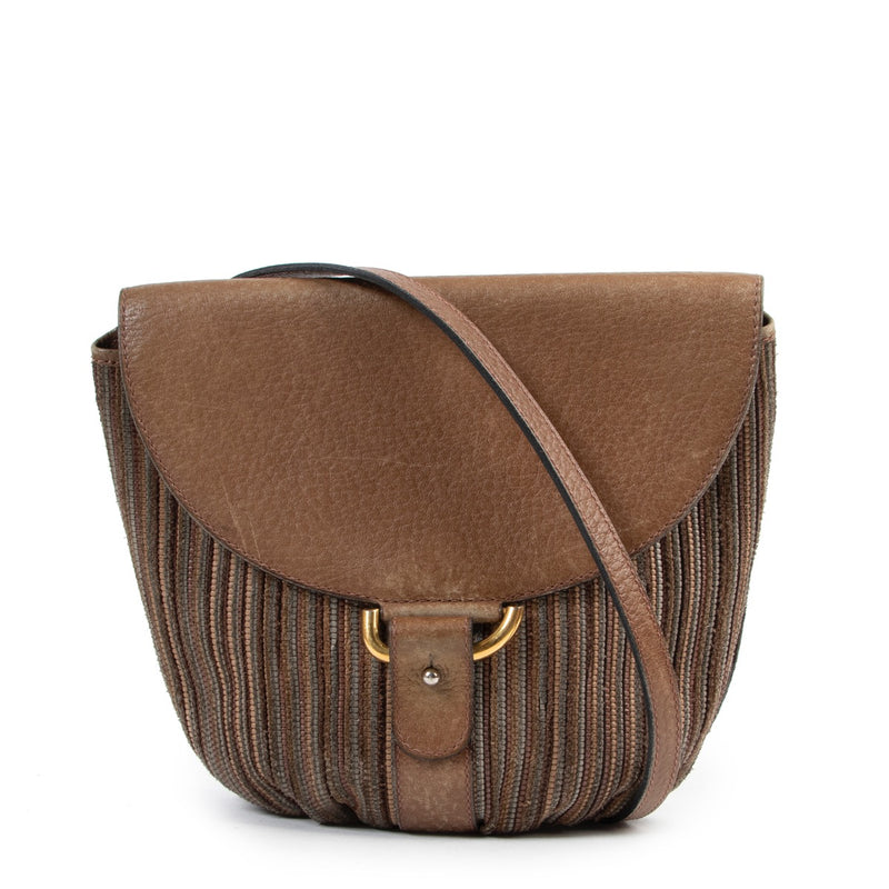 Safely purchase a used one Delvaux Taupe Toile De Cuir Crossbody. Buy online in a reliable way a Delvaux Taupe Toile De Cuir Crossbody. Buy in a safe site and easy way a Delvaux Taupe Toile De Cuir Crossbody.