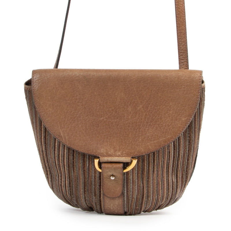 Safely purchase a used one Delvaux Taupe Toile De Cuir Crossbody. Buy online in a reliable way a Delvaux Taupe Toile De Cuir Crossbody. Buy in a safe site and easy way a Delvaux Taupe Toile De Cuir Crossbody.