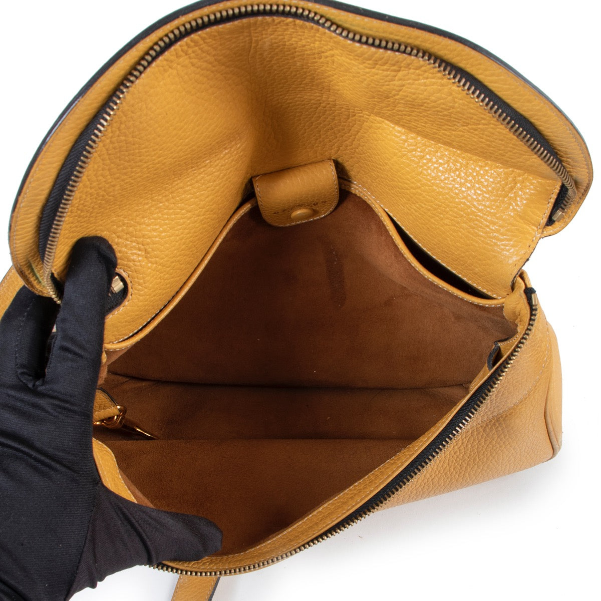 Shop safe online authentic second hand Delvaux Yellow Leather Crossbody Bag. Buy online Delvaux Yellow Leather Crossbody Bag in a safe way. Shop Delvaux Yellow Leather Crossbody Bag online safely.