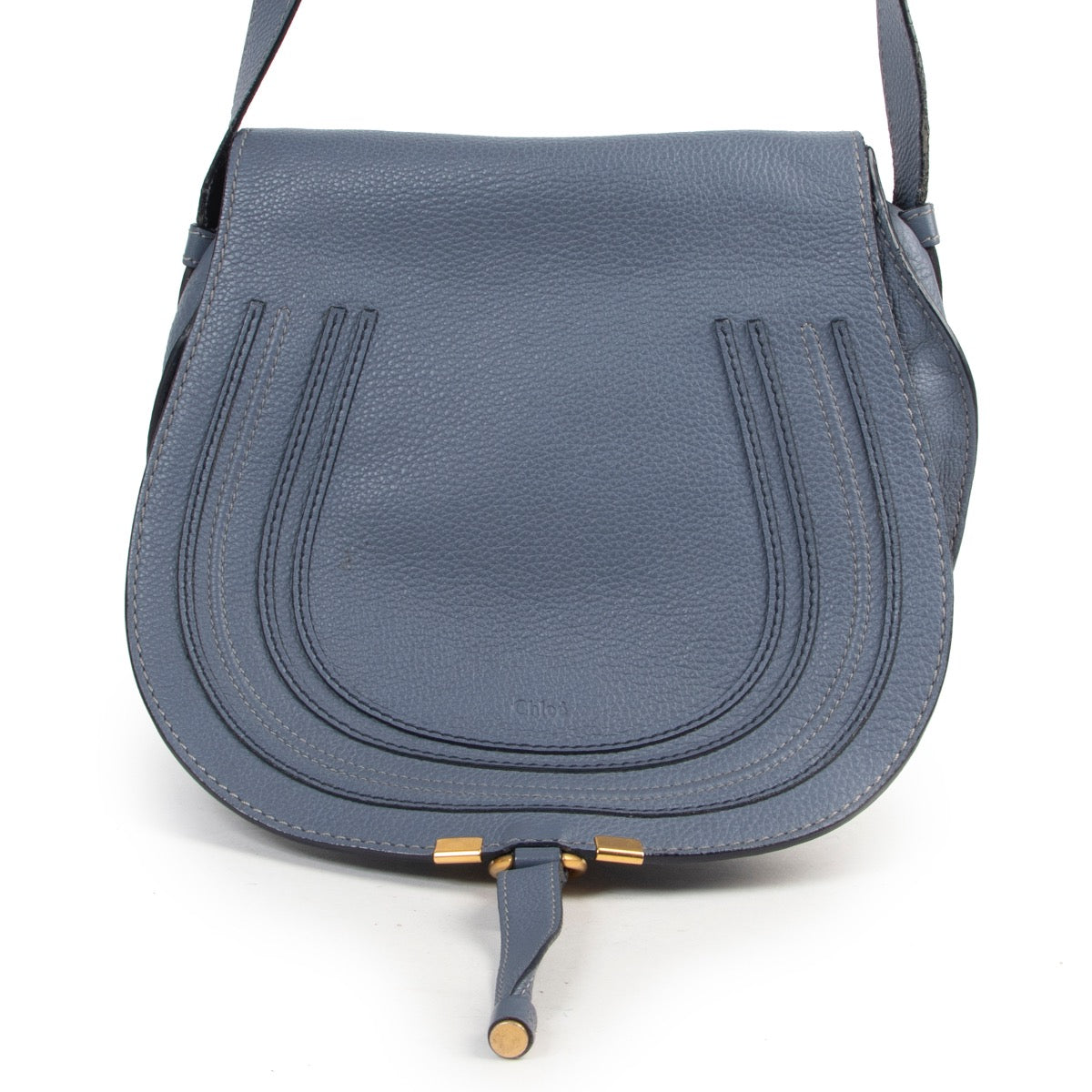 Shop safe online authentic Chloé Blue Medium Marcie Shoulderbag at the right price at Labellov.Com. Veilig online kopen van authentieke blauwe Chloé medium marcie handtas aan de juiste prijs bij Labellov.Com.