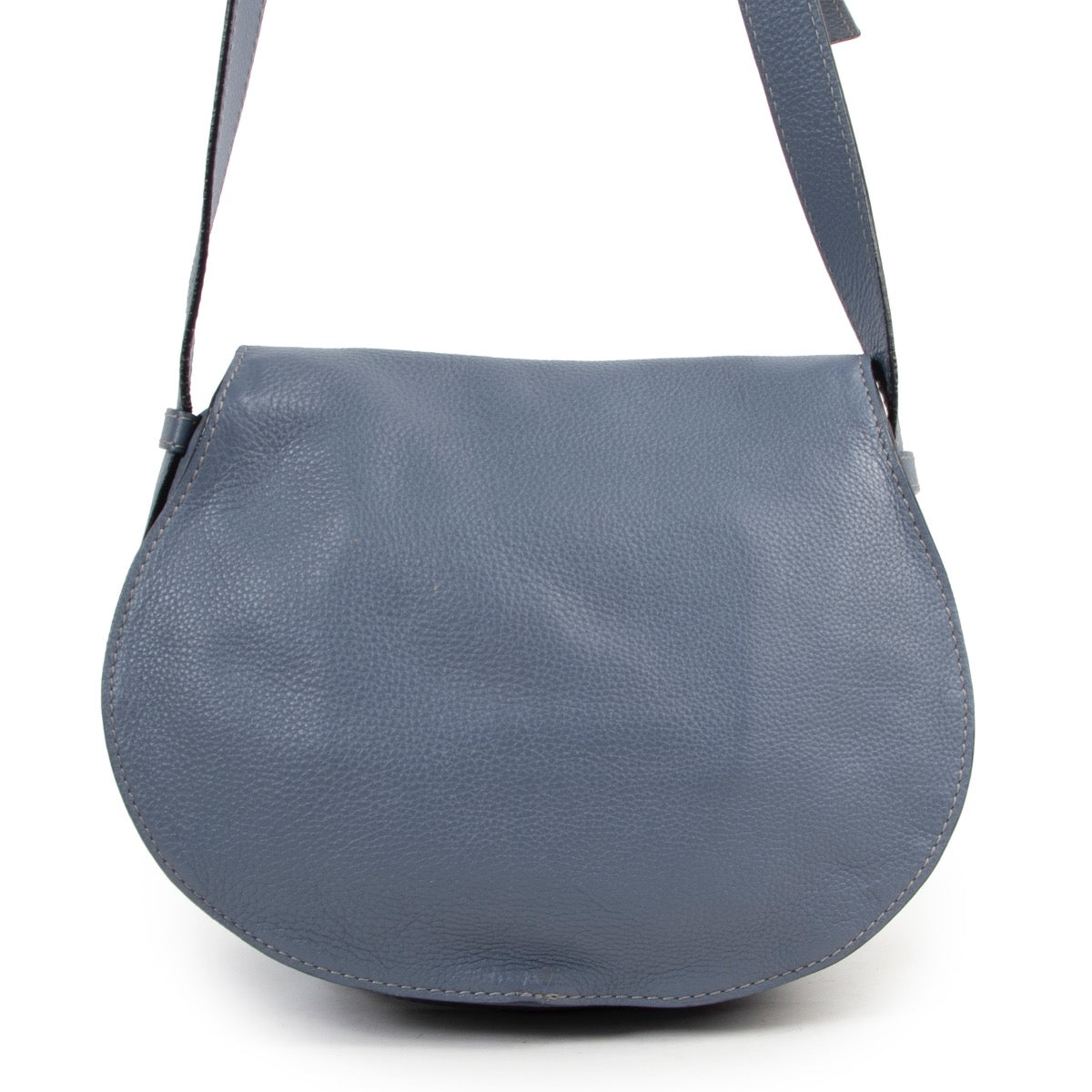 Shop safe online authentic Chloé Blue Medium Marcie Shoulderbag at the right price at Labellov.Com. Veilig online kopen van authentieke blauwe Chloé medium marcie handtas aan de juiste prijs bij Labellov.Com.