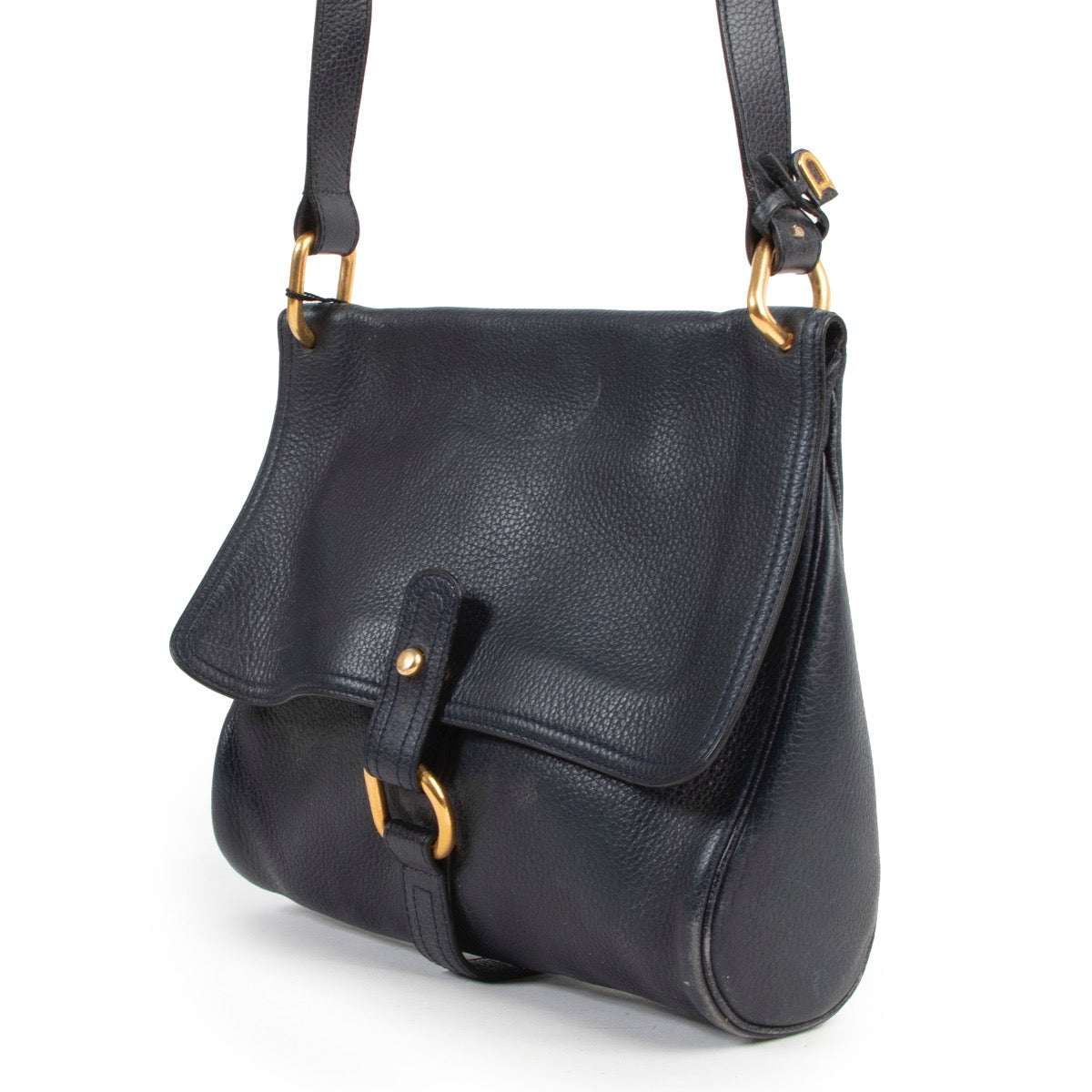 Shop safe online authentic second hand Delvaux Blue Shoulder Bag at the right price at Labellov.com. Veilig online kopen van een authentieke blauwe Delvaux handtas aan de juiste prijs bij Labellov.com.