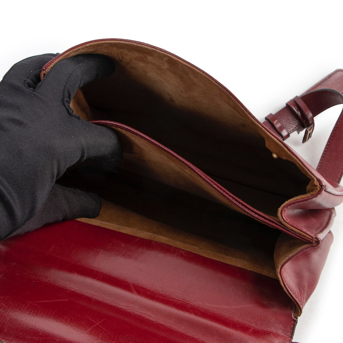 Shop safe online authentic Delvaux Burgundy Vintage Brillant Crossbody bag. Veilig online kopen van authentieke Delvaux bordeaux brillant crossbody handtas bij Labellov.Com.