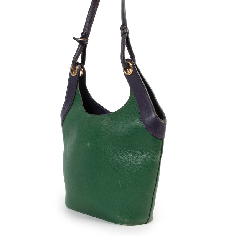 Shop safe online authentic second hand Delvaux Green Shoulderbag at the right price. Veilig online kopen van authentieke groene Delvaux handtas bij Labellov.com.