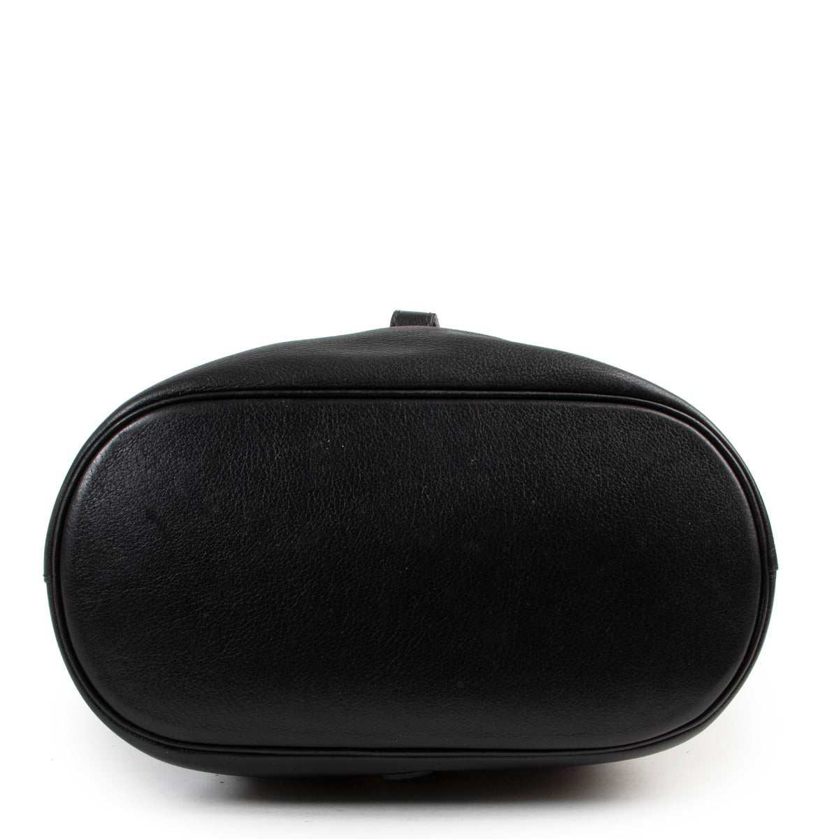 Buy Delvaux in an authentic way on Labellov.