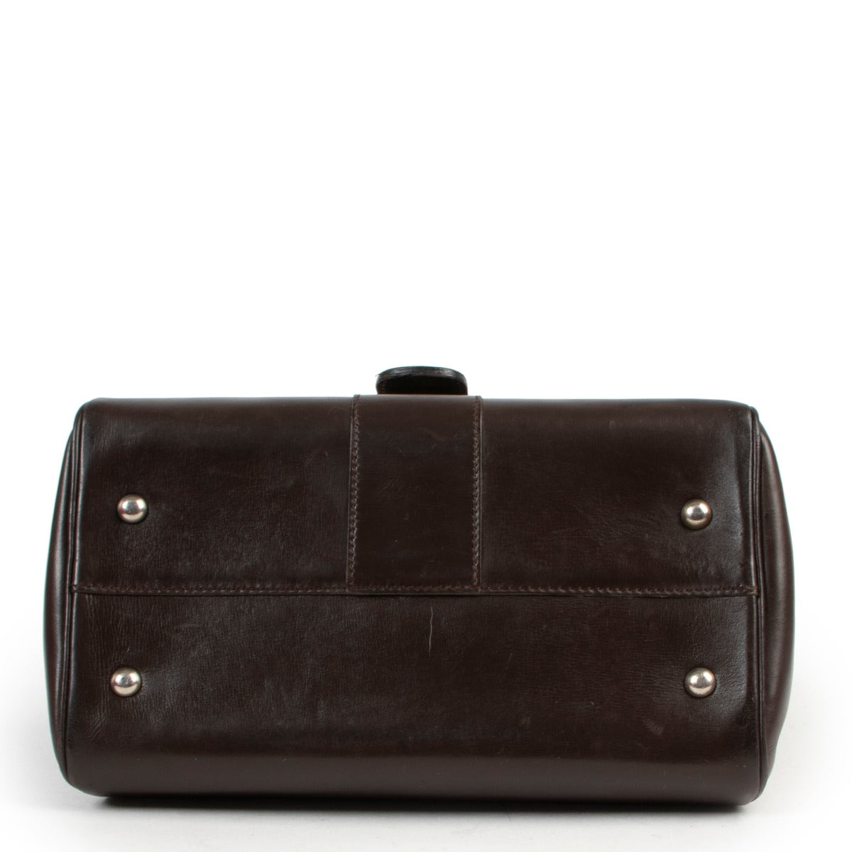 Buy Delvaux in an authentic way on Labellov.