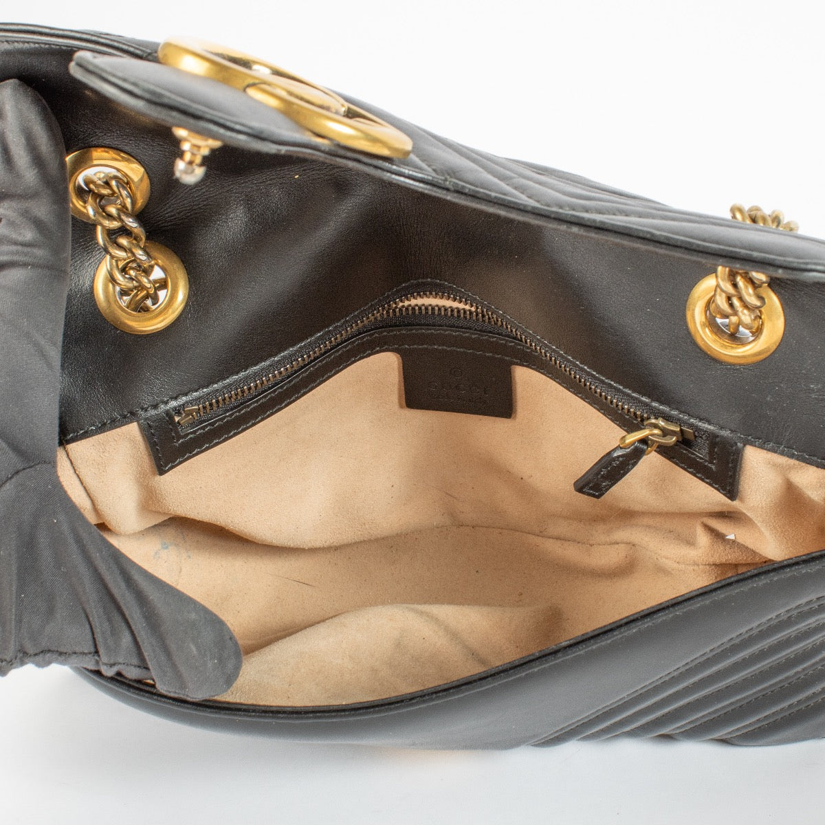 Shop 100% authentic second hand Gucci Black GG Marmont Medium Bag on Labellov.com