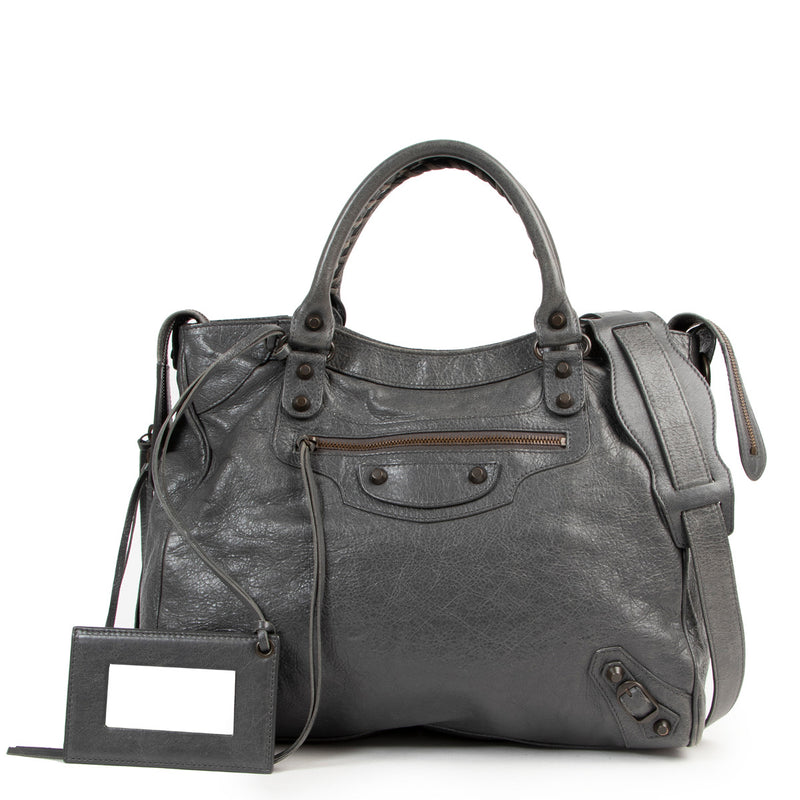 Balenciaga Agneau Classic Velo Gris Tarmac Shoulder Bag for the best price at Labellov secondhand luxury in Antwerp