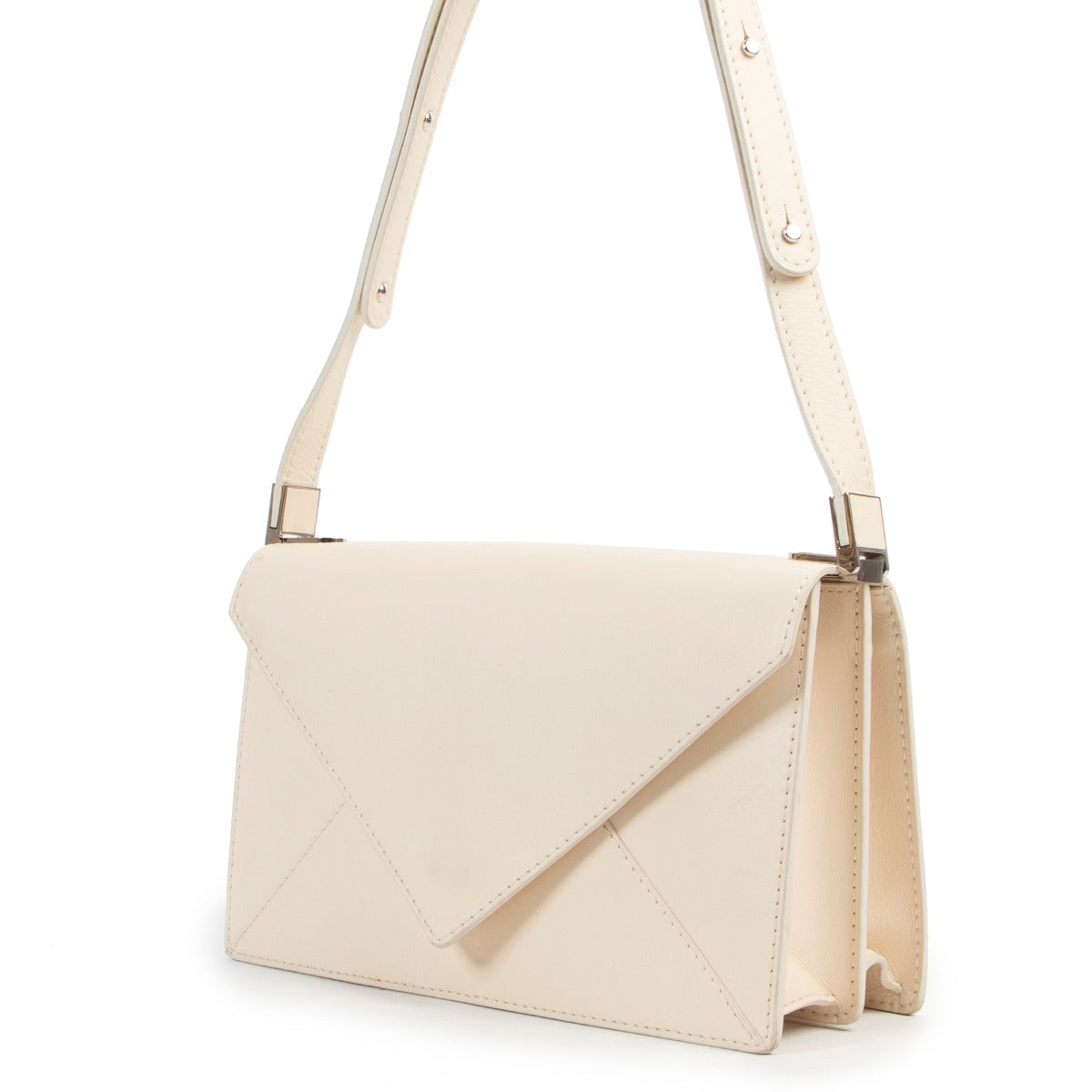 Delvaux White Heure Exquise Shoulder bag at Labellov online or in store available for a reasonable price and in good condition. Get them now!