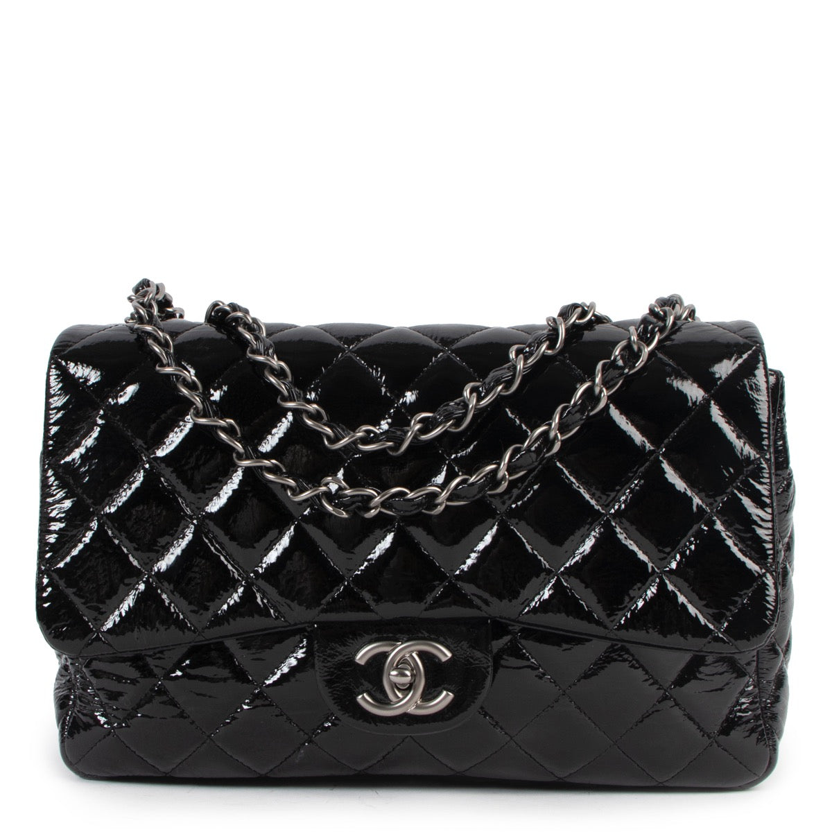 Shop safe online at Labellov in Antwerp this 100% authentic second hand Chanel Black Patent Leather Single Classic Flap Bag