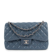 Shop safe online at Labellov in Antwerp this 100% authentic second hand Chanel Jeans Blue Lambskin Leather Jumbo Classic Double Flap Bag