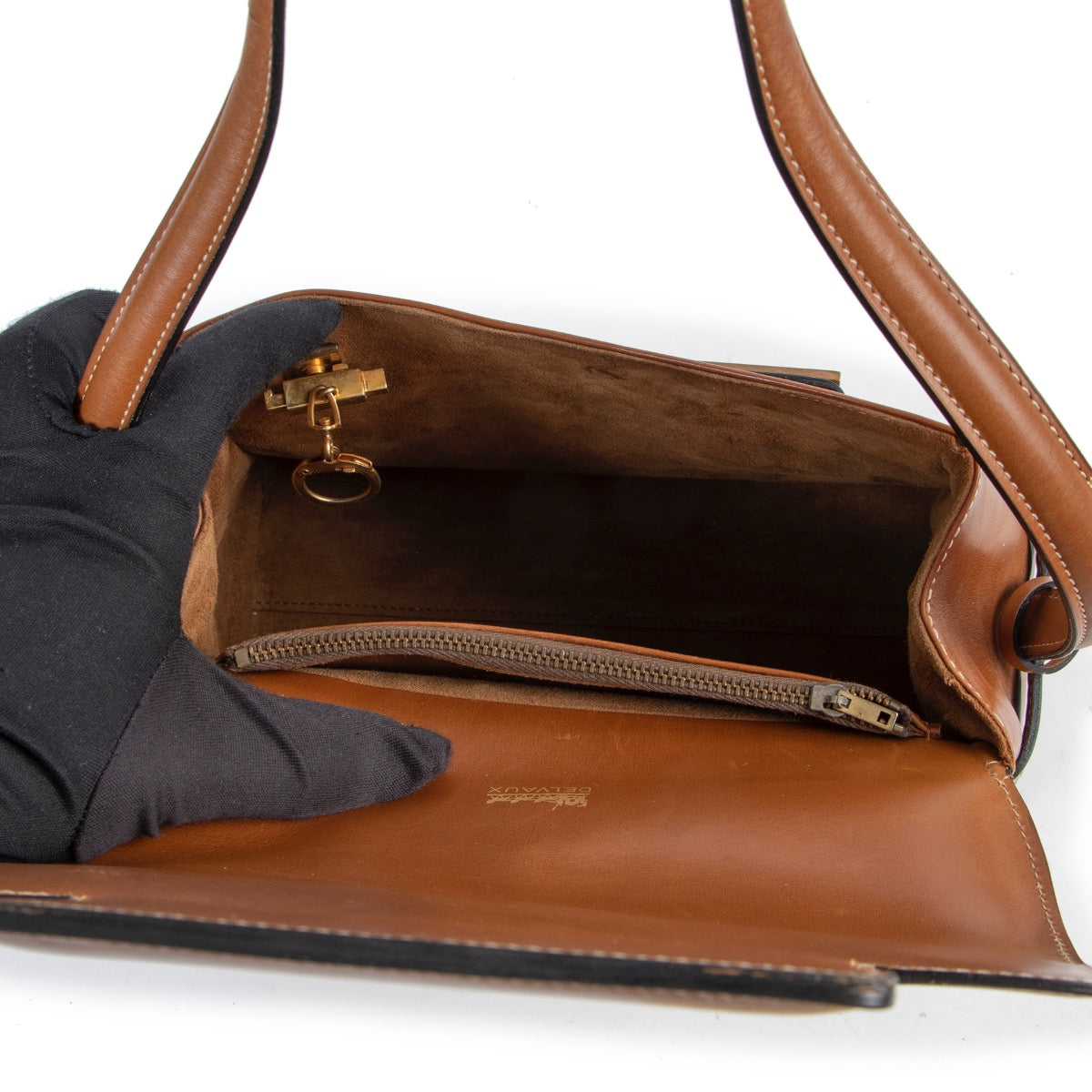 Shop safe online 100% authentic second hand Delvaux Cognac Leather Shoulder Bag at Labellov in Antwerp.
