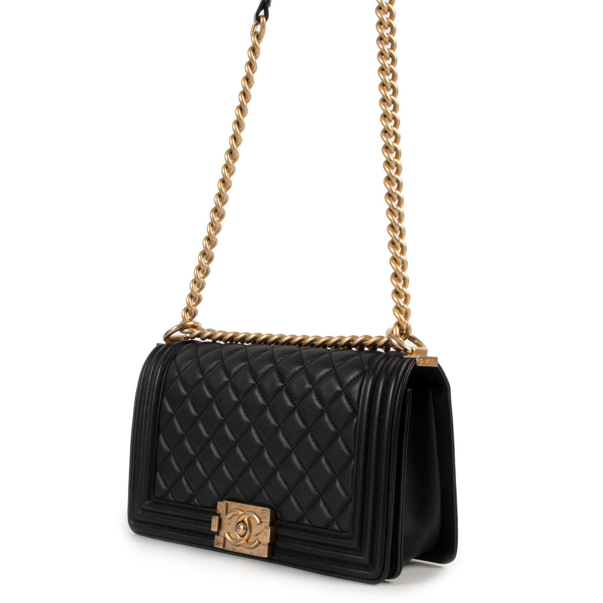 Sac bandoulière Chanel Boy en cuir noir taille médium avec finitions dorées