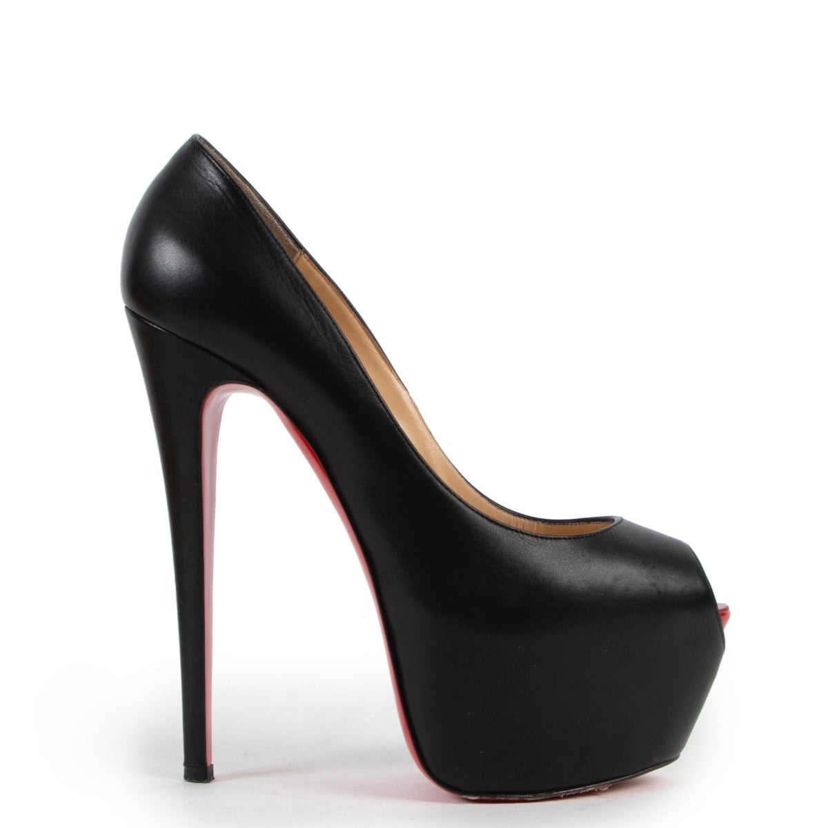 Shop Safe online at Labellov in Antwerp these Christian Louboutin Black Platform peeptoe in Size 40