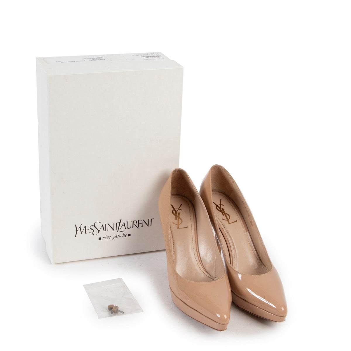 Shop safe online at Labellov in Antwerp this 100% authentic second hand Saint Laurent Beige Patent Leather Pumps - Size 39,5