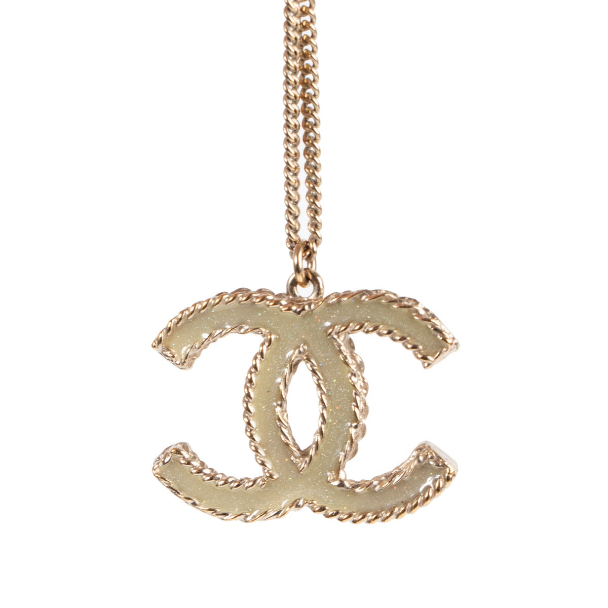 Shop safe online authentic second hand vintage Chanel Gold Interlocking CC Necklace at Labellov.com.