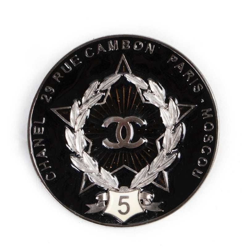 Shop safe online authentic second hand Chanel Black 29 Rue Cambon Brooch in very good condition and at the right price at Labellov.com.