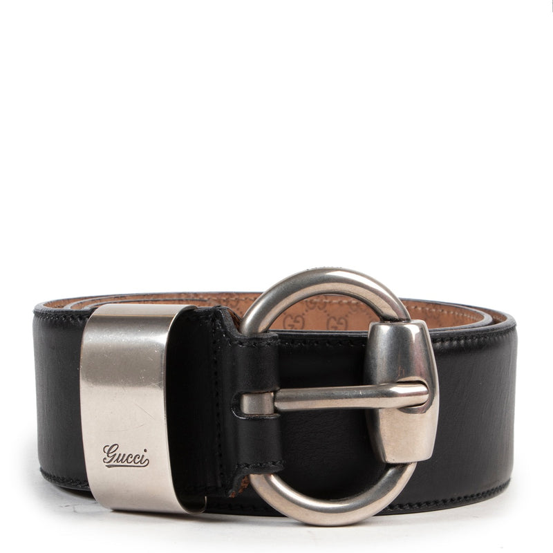 Shop safe online an authentic second hand Gucci Black Leather Belt in Size 42 in very good condition at the right price.