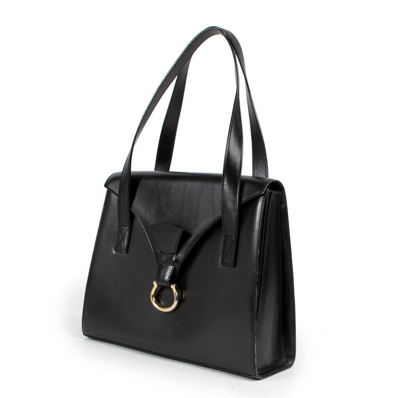 Classic Celine bag in black leather by Labellov