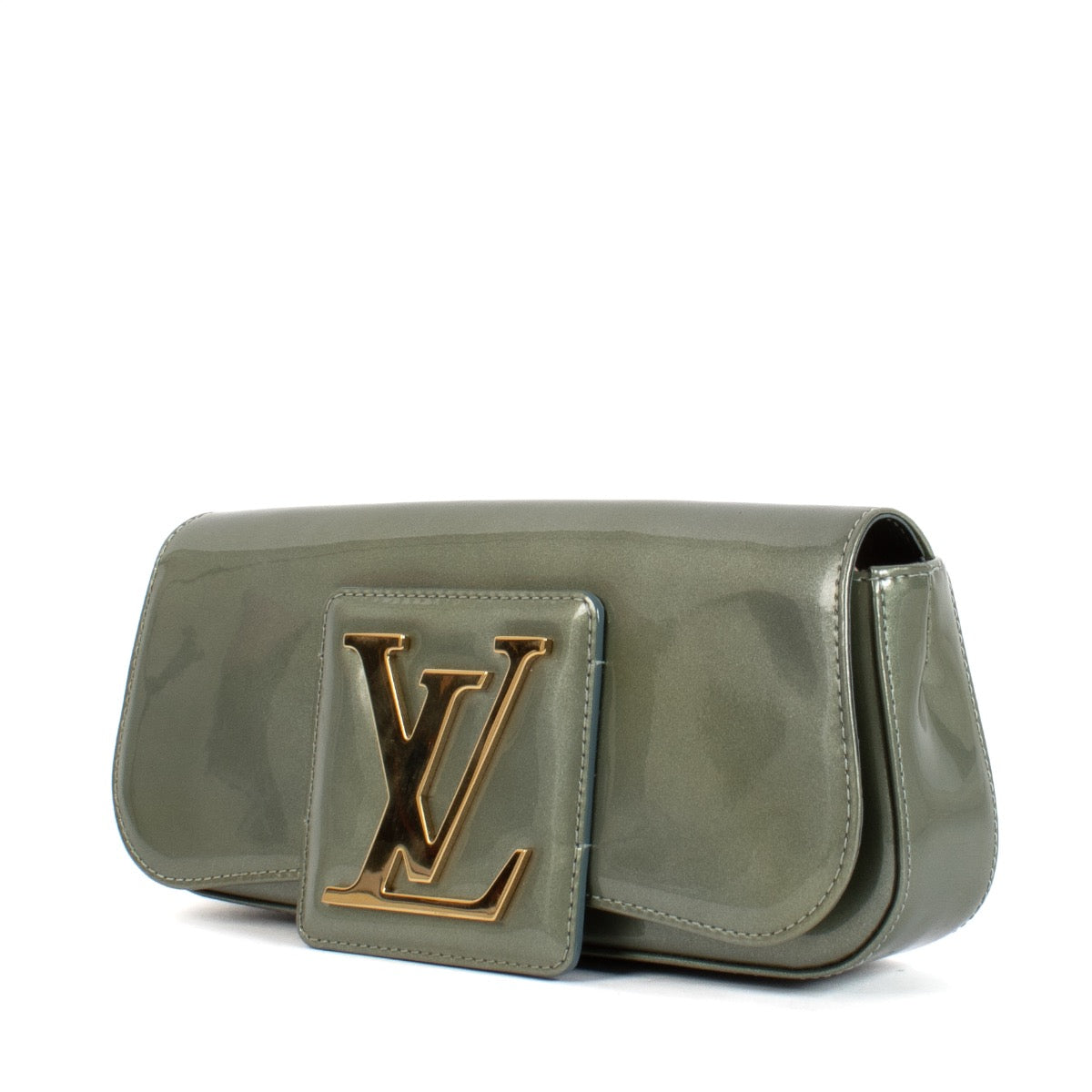 Shop safe online at Labellov in Antwerp and Knokke this 100% authentic second hand Louis Vuitton Green Vernis Sobe Clutch