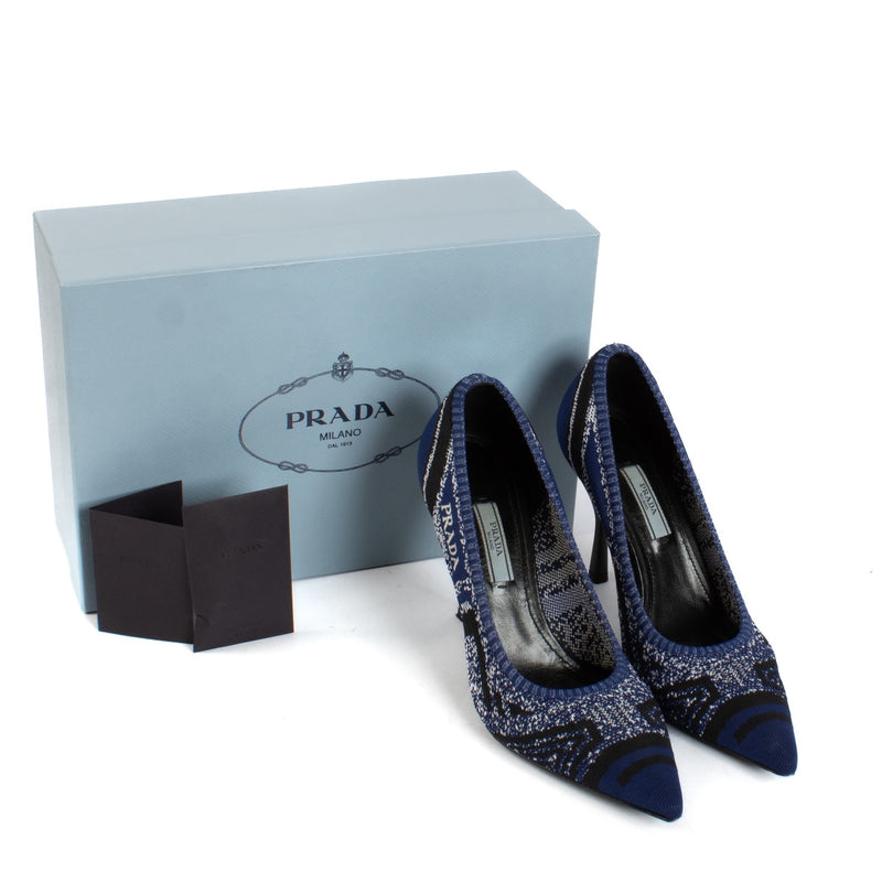 Shop safe online at Labellov in Antwerp and Knokke this 100% authentic second hand Prada Blue Knit Pointy Toe Pumps - Size 39