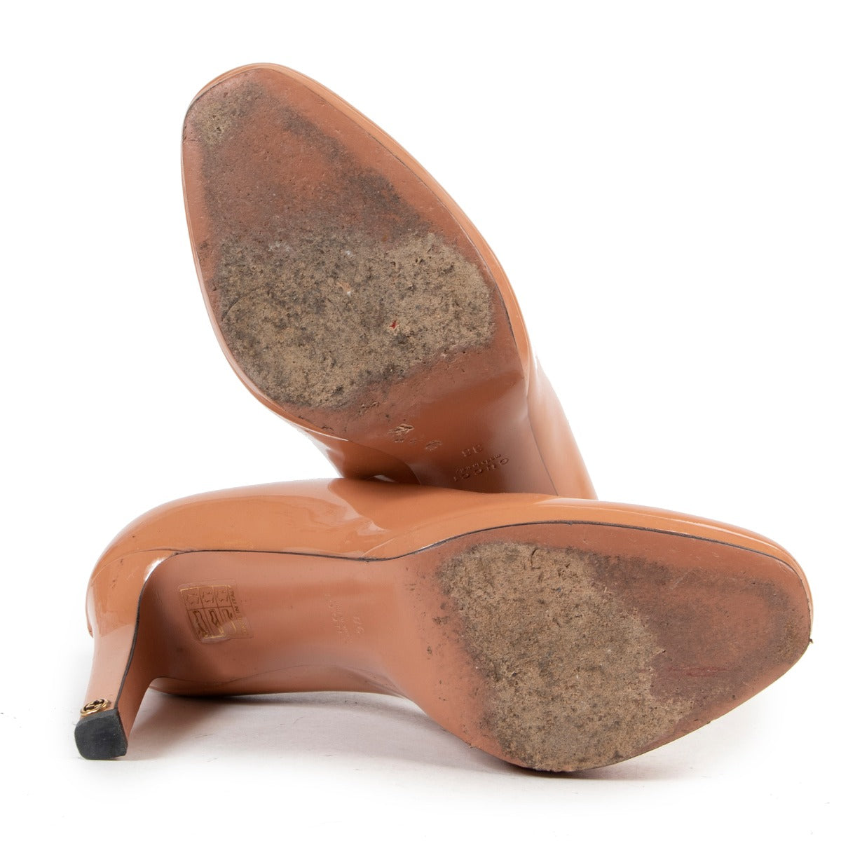 Gucci Nude Patent Leather Pumps in very good condition