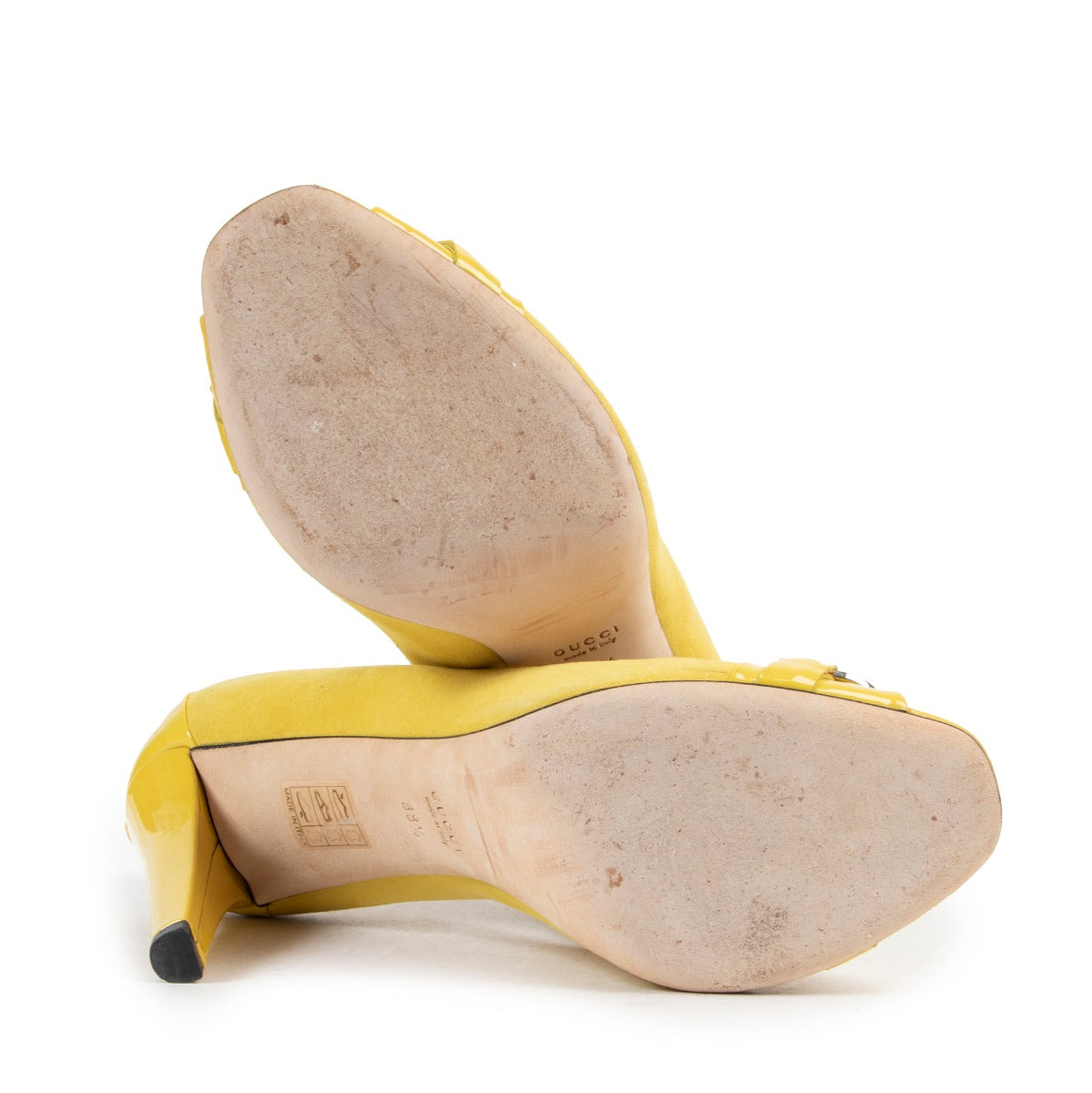 Secondhanded Gucci Yellow Suède Pumps in good condition