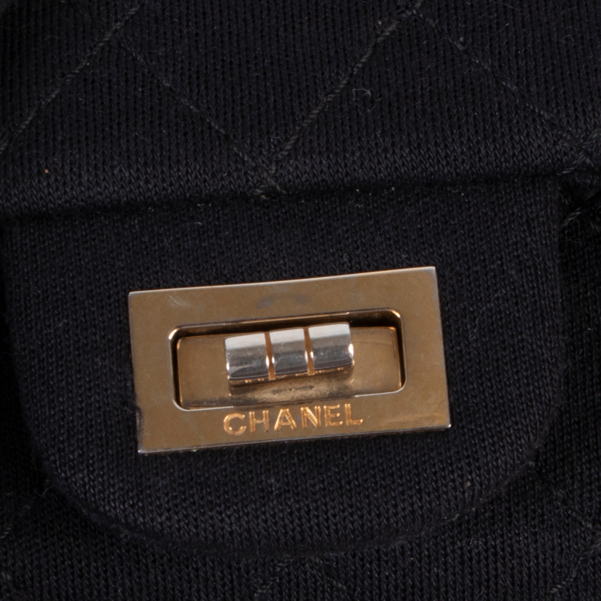 Sac bandoulière Chanel Reissue 2.55 en petite laine noire
