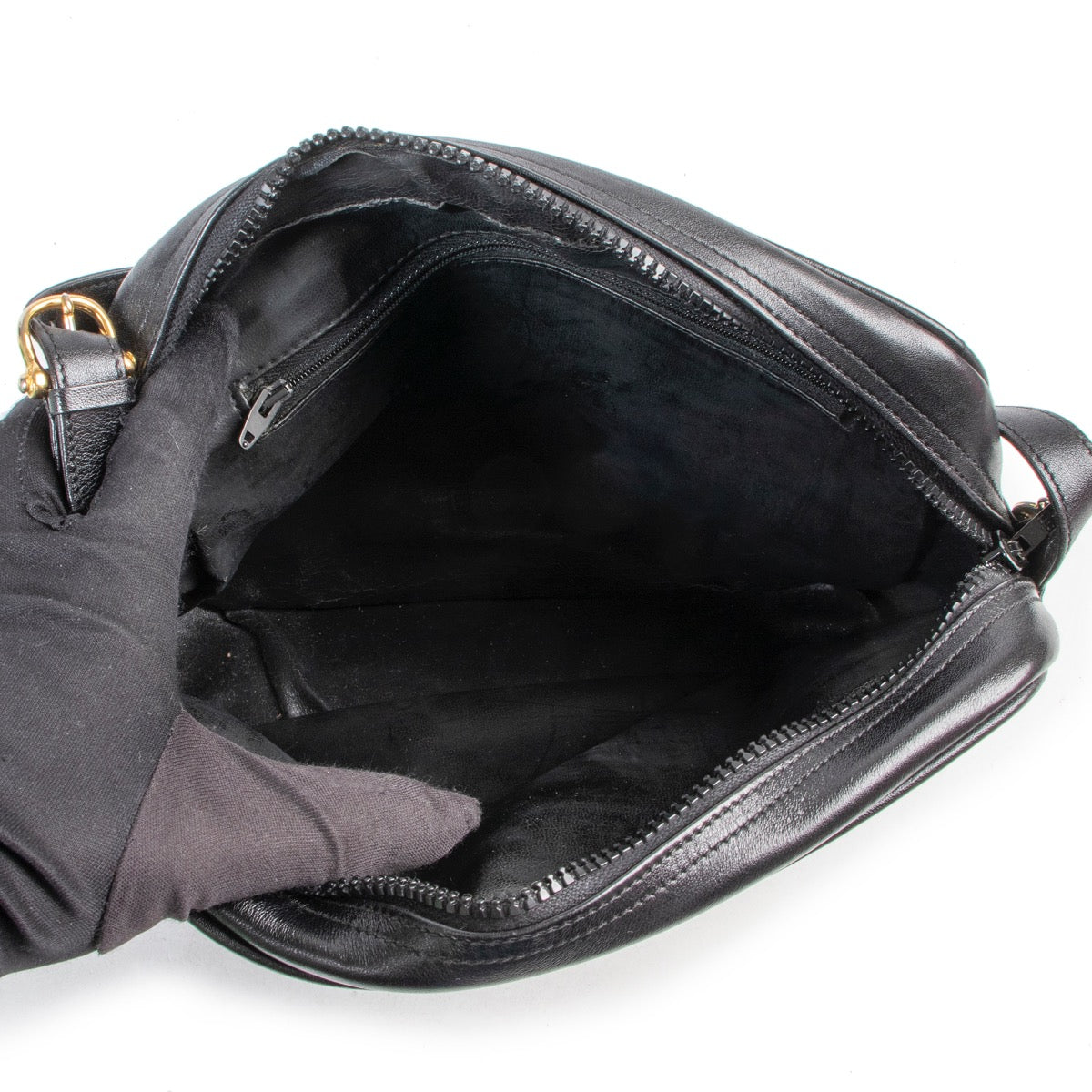 Shop safe online 100% authentic second hand Celine Black Crossbody Bag in good preloved condition at the right price at Labellov in Antwerp.