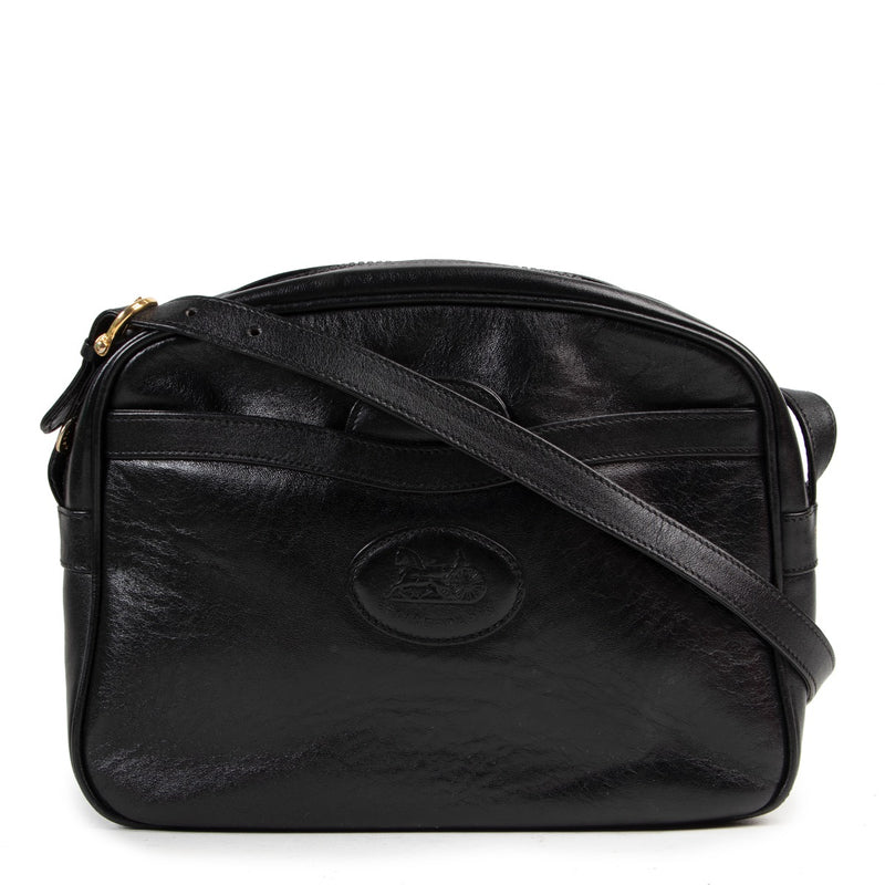 Shop safe online 100% authentic second hand Celine Black Crossbody Bag in good preloved condition at the right price at Labellov in Antwerp.