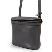 Buy authentic secondhand Delvaux bags at Labellov vintage fashion webshop for the lowest price. Koop authentieke tweedehands Delvaux tassen bij Labellov vintage mode webshop aan de laagste prijs.