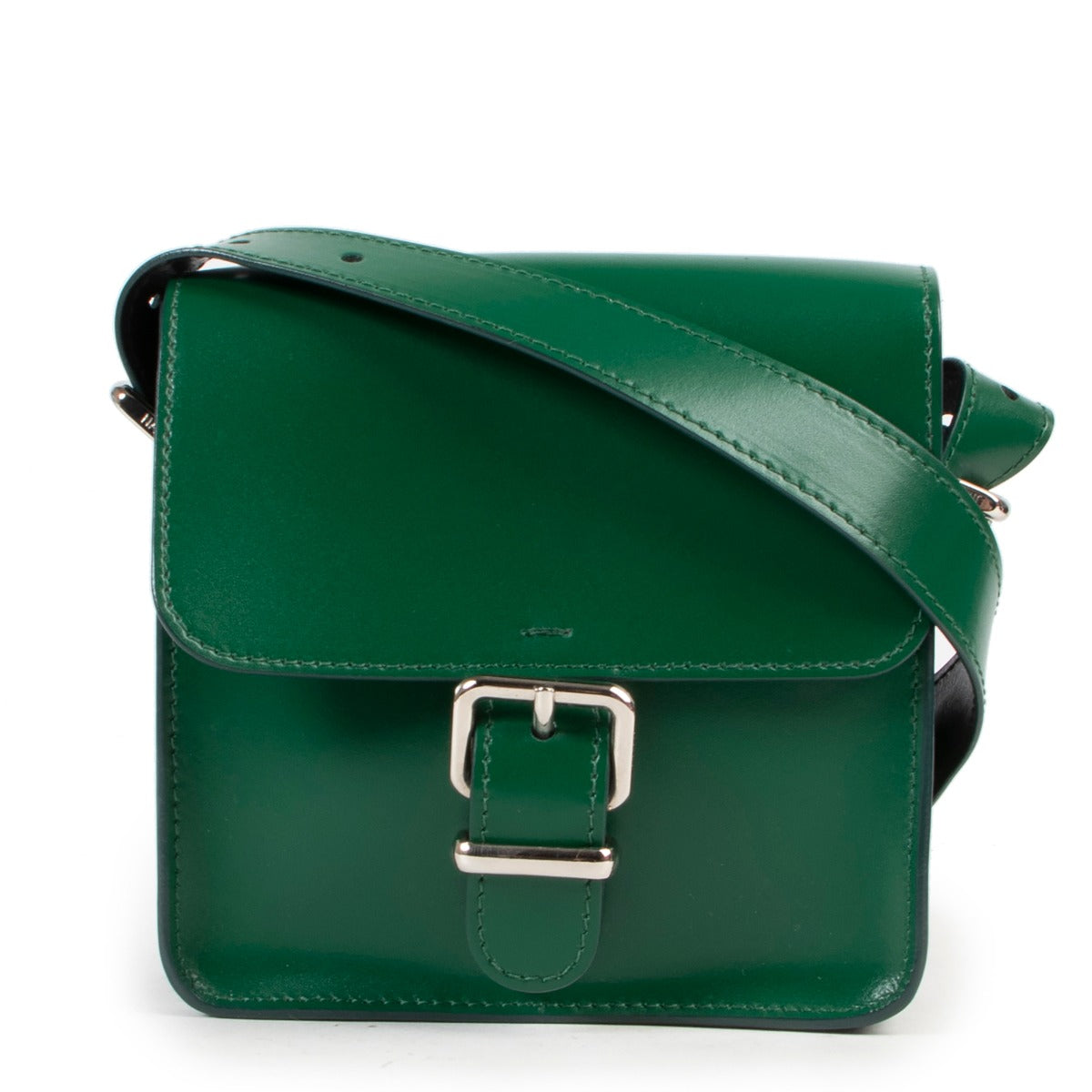Buy authentic secondhand Jil Sander bags at Labellov vintage fashion webshop for the lowest price. Koop authentieke tweedehands Jil Sander tassen bij Labellov vintage mode webshop aan de laagste prijs.
