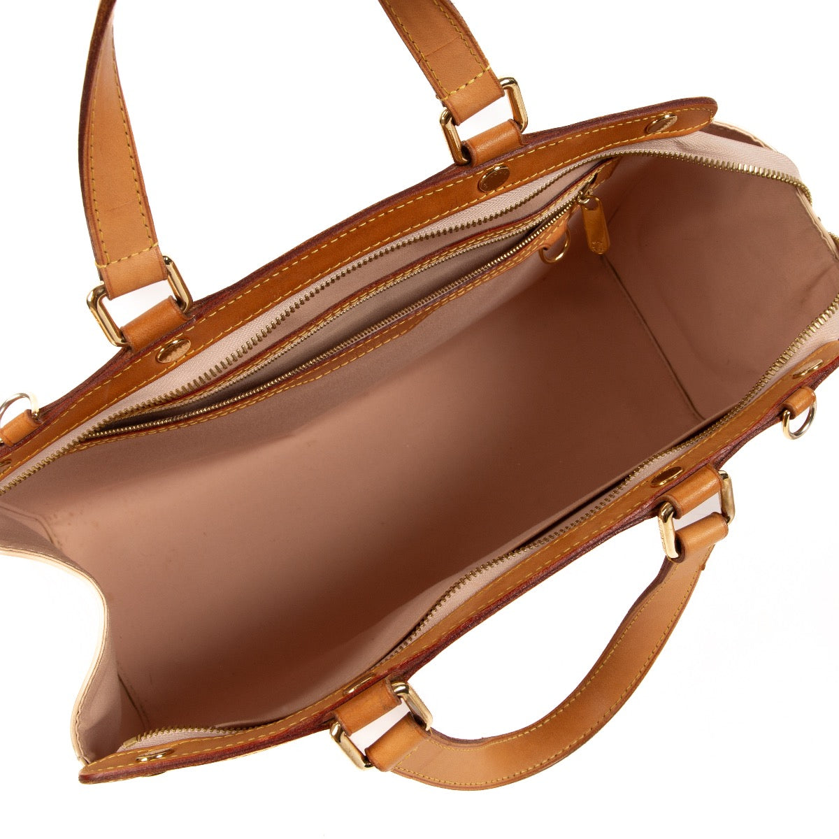 Louis Vuitton Vernis Monogram Perle Brea GM for the best price at Labellov secondhand luxury