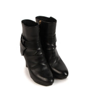 Shop 100% authentic second-hand Louis Vuitton Black Platform Ankle Boots With Bow on Labellov.com