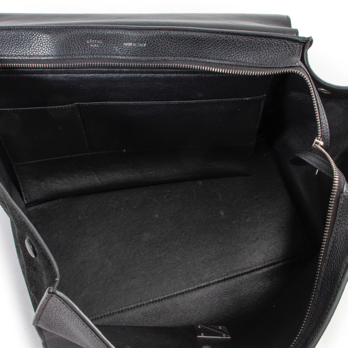 Buy authentic secondhand Céline bags at Labellov vintage fashion webshop for the lowest price. Koop authentieke tweedehands Céline tassen bij Labellov vintage mode webshop aan de laagste prijs.