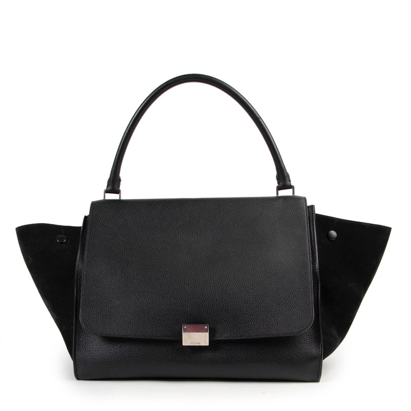 Buy authentic secondhand Céline bags at Labellov vintage fashion webshop for the lowest price. Koop authentieke tweedehands Céline tassen bij Labellov vintage mode webshop aan de laagste prijs.