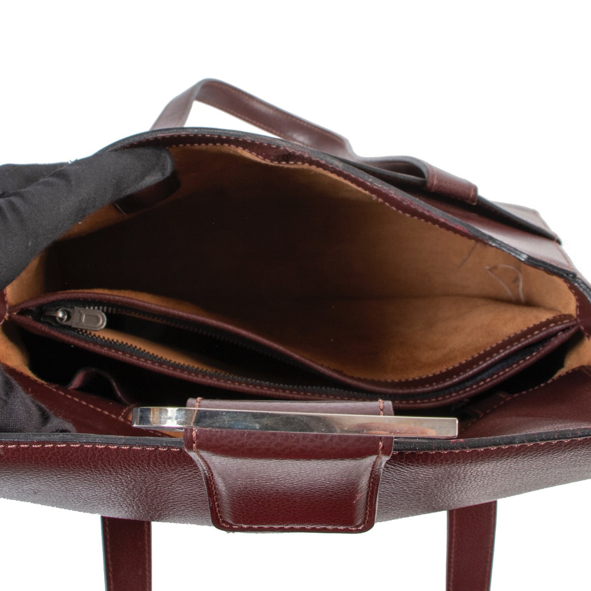Buy authentic secondhand Delvaux bags at Labellov vintage fashion webshop for the lowest price. Koop authentieke tweedehands Delvaux tassen bij Labellov vintage mode webshop aan de laagste prijs.