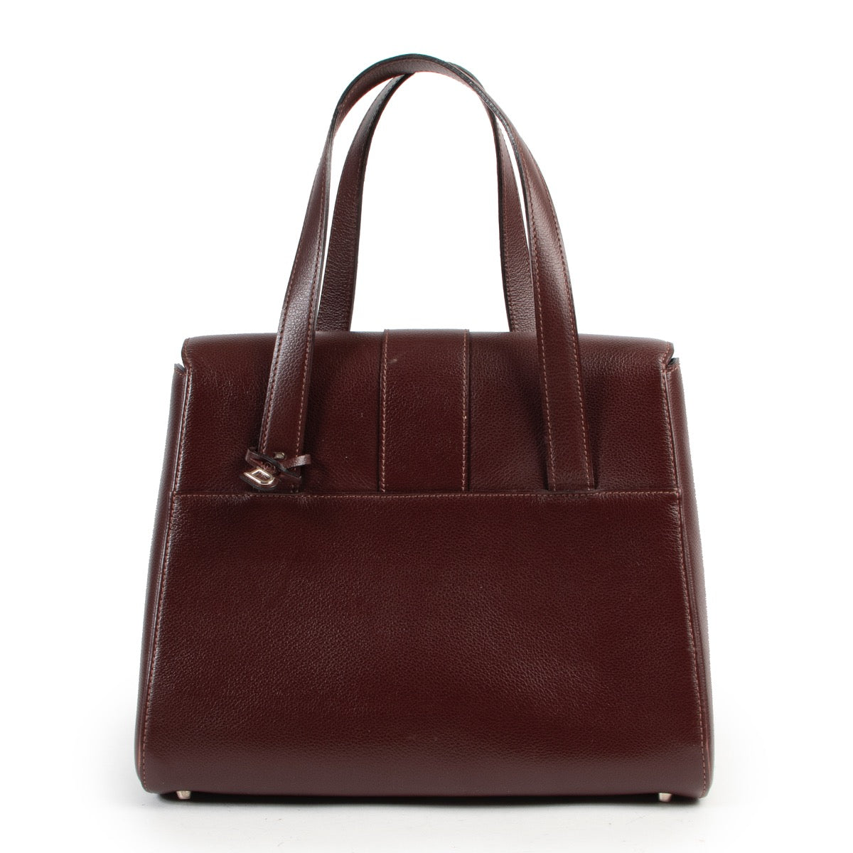 Buy authentic secondhand Delvaux bags at Labellov vintage fashion webshop for the lowest price. Koop authentieke tweedehands Delvaux tassen bij Labellov vintage mode webshop aan de laagste prijs.
