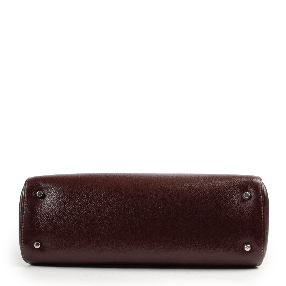 Buy authentic secondhand Delvaux bags at Labellov vintage fashion webshop for the lowest price. Koop authentieke tweedehands Delvaux tassen bij Labellov vintage mode webshop aan de laagste prijs.