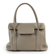 Buy and sell your authentic designer bags such as this Delvaux Green Top handle only online at Labellov secondhand luxury in Antwerp.