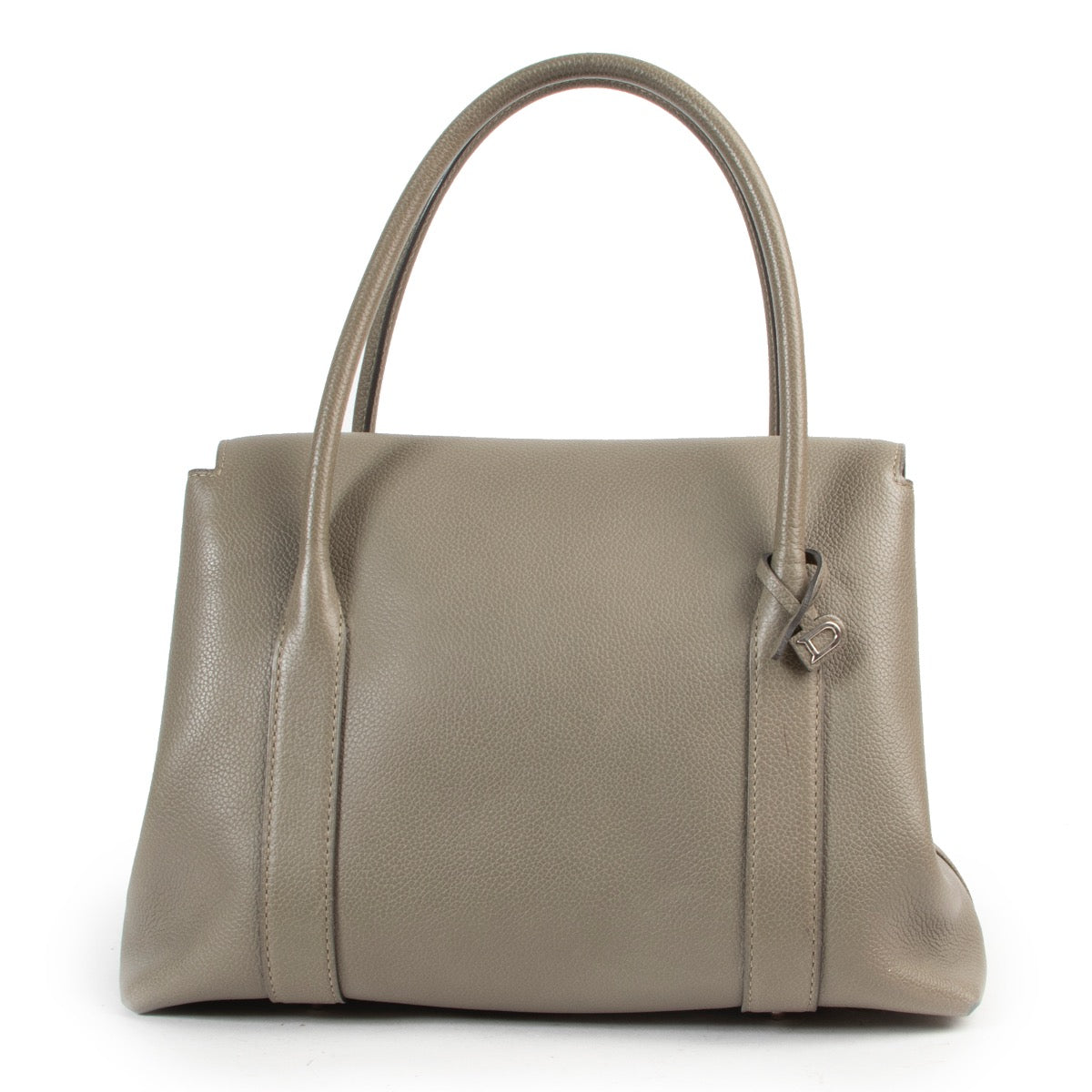 Buy and sell your authentic designer bags such as this Delvaux Green Top handle only online at Labellov secondhand luxury in Antwerp.