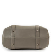 Buy and sell your authentic designer bags such as this Delvaux Green Top handle only online at Labellov secondhand luxury in Antwerp.